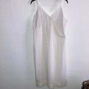 Vintage beautiful white lace trimmed slip size large